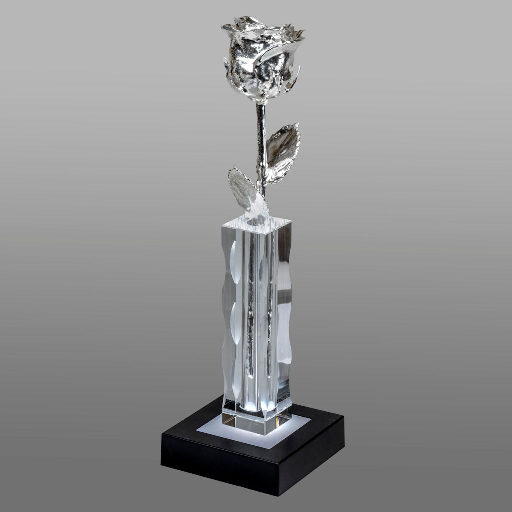 Illuminated 8″ Platinum Rose in 5″ Cut Crystal Vase